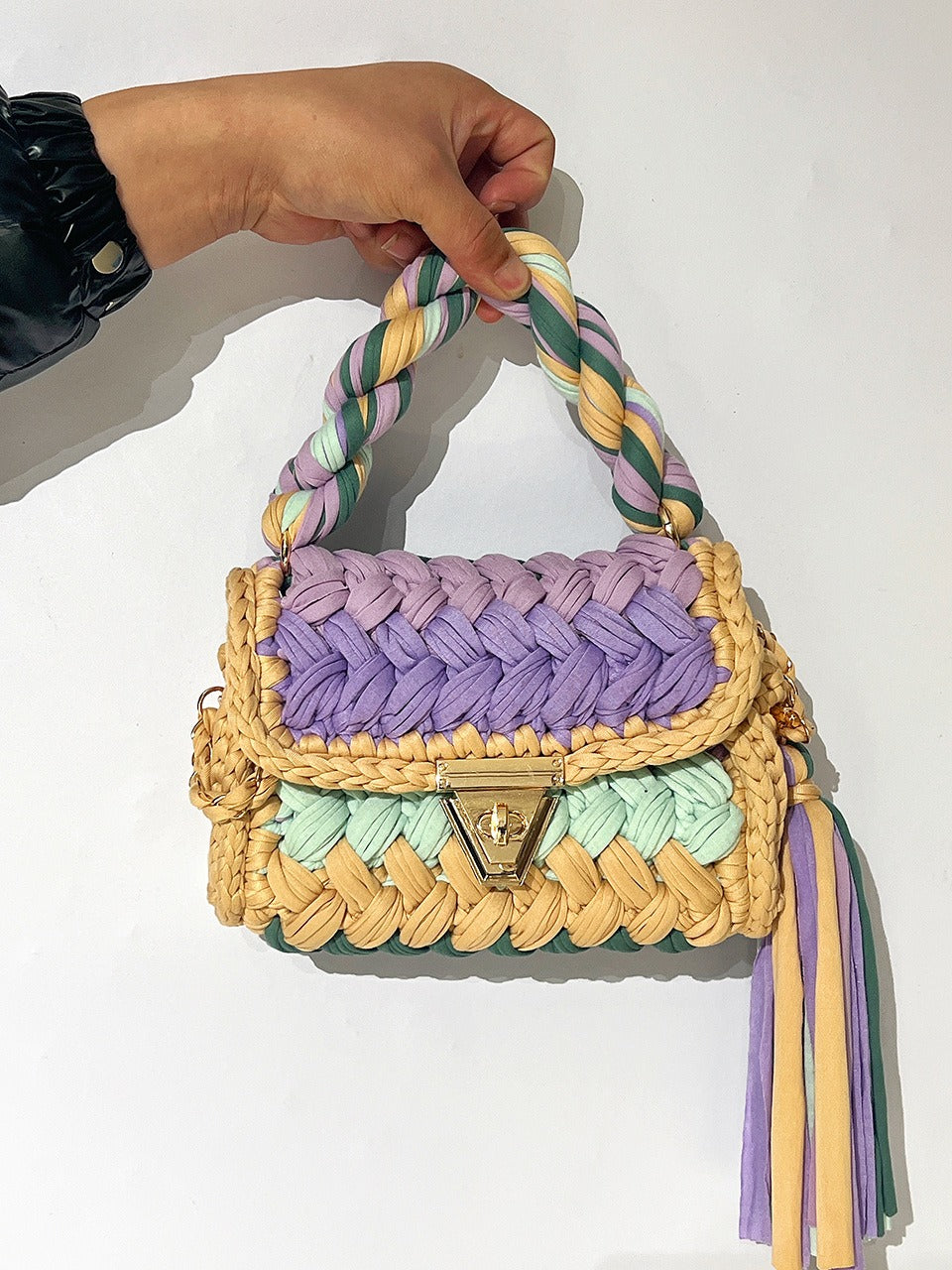 Hand woven bag crochet bag shoulder bag women's Fried Dough Twists portable tassel bag