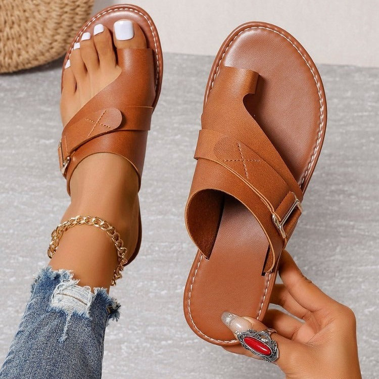 Summer new women's shoes with toe covers fashionable flat heels and casual women's sandals and slippers