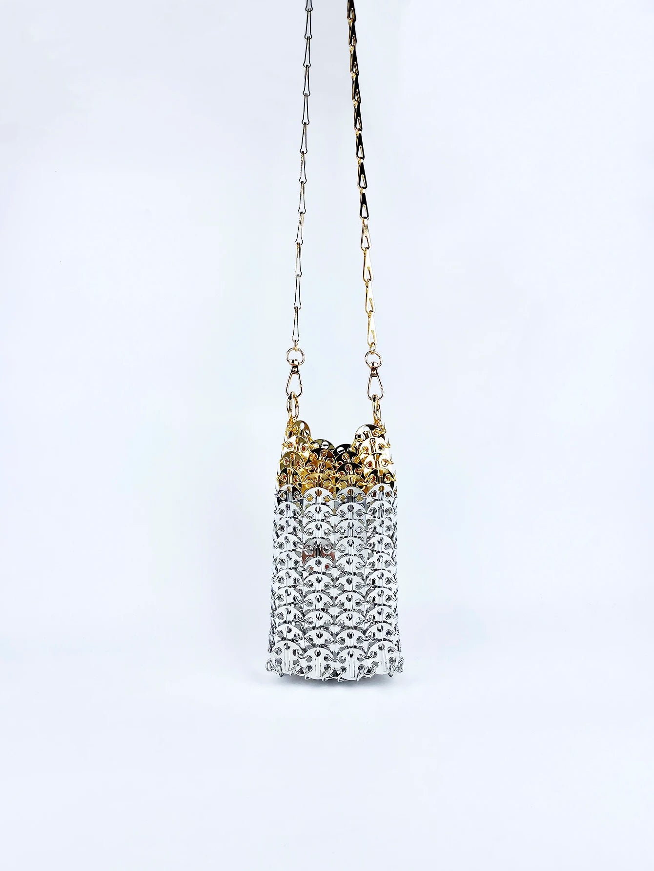 Niche Design Immortal Bag Netizens New Handmade Woven Metal Sequin Chain Mobile Phone One Shoulder Crossbody Small Bag